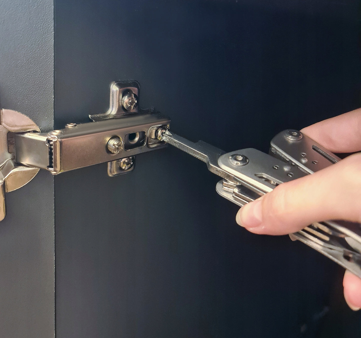 Cleste Patent idealSTORE Multifunctional 13in1 + 11 Biti, din Otel Inoxidabil de Calitate Superioara, pentru Drumetii, Camping, Pescuit, Gradinarit, cu Husa de Depozitare, Greutate 260 g