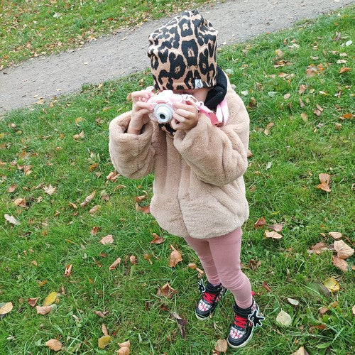 Camera Foto si Aparat de Filmat 2in1 idealSTORE, Contine card de 32GB, Galerie Foto/Video, Jocuri, Camera Selfie, Inregistrare cu sunet Full HD, Fotografiere in Rafala, Husa Detasabila Stil Pisoi, Display Vizualizare Foto-Video