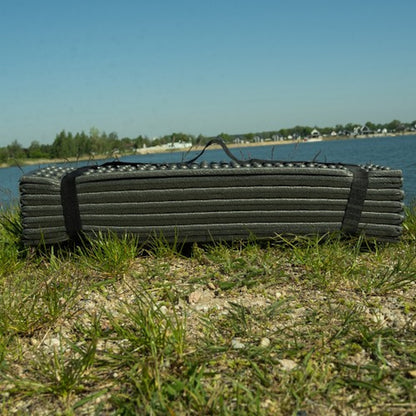 Covor Picnic Pliabil idealSTORE din Spuma XPE, Izolat Termic, Pentru Sol cu Denivelari, Material Rezistent, Pliabil cu Maner, Dimensiune 180 x 60 cm, culoare Negru