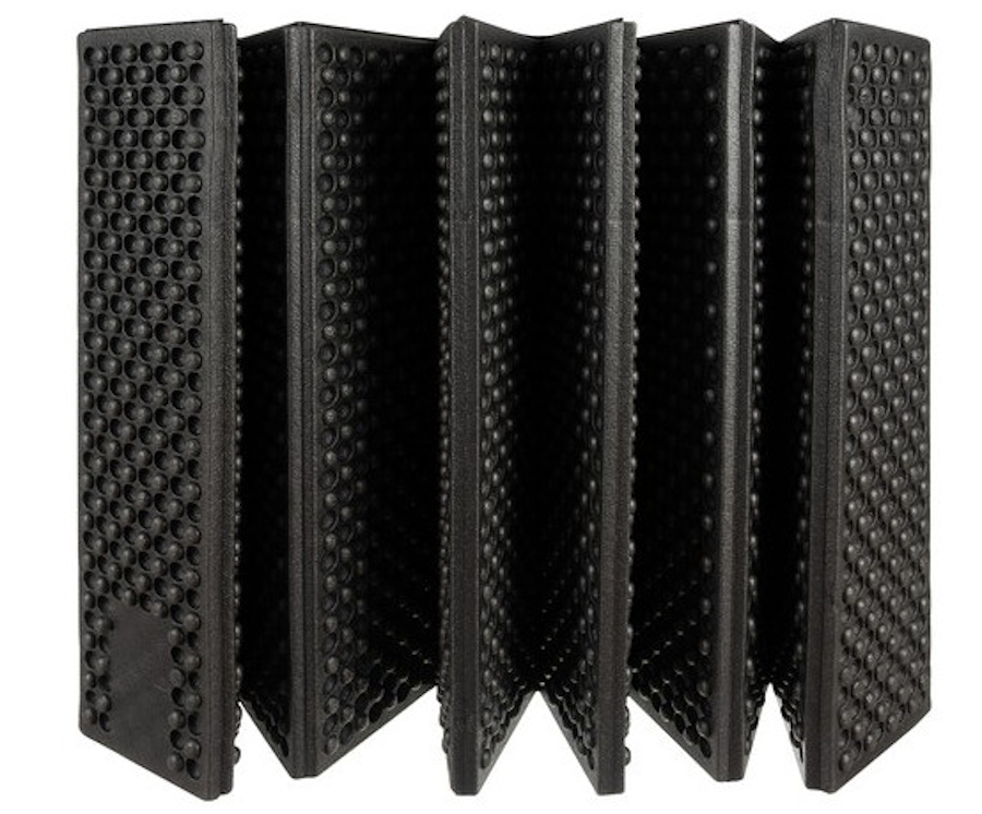 Covor Pliabil idealSTORE din Spuma XPE, pentru Drumetii, Pescuit, Camping, Izolat Termic, Pentru Sol cu Denivelari, Material Rezistent, Pliabil cu Maner, Dimensiune 180 x 60 cm, culoare Negru