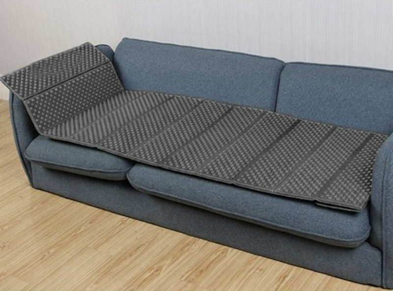 Covor Pliabil idealSTORE din Spuma XPE, pentru Drumetii, Pescuit, Camping, Izolat Termic, Pentru Sol cu Denivelari, Material Rezistent, Pliabil cu Maner, Dimensiune 180 x 60 cm, culoare Negru