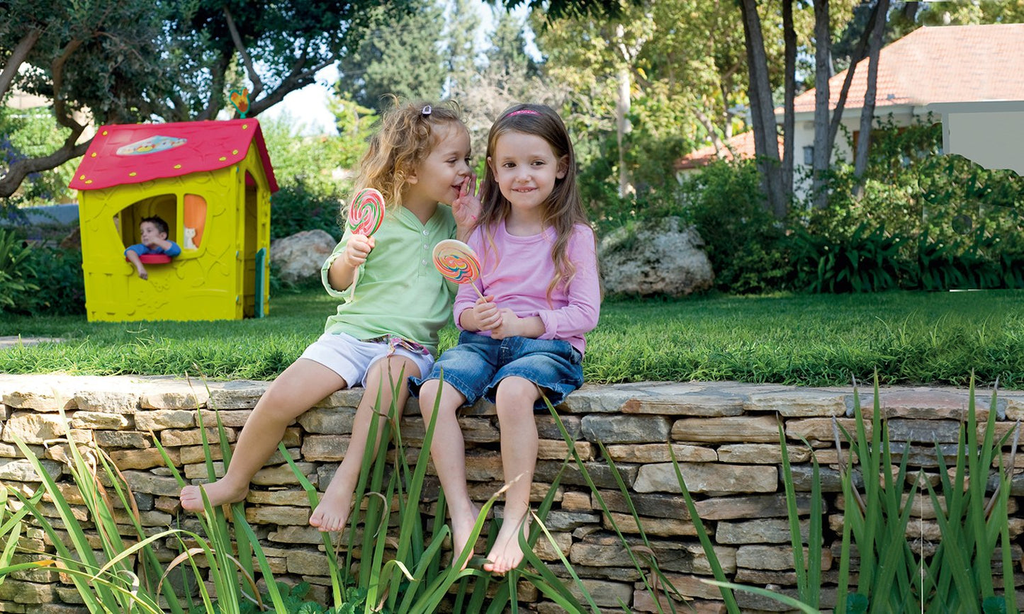 Casuta pentru copii CHEERFUL HOUSE idealSTORE, Dimensiuni 146 x 110 x 110, Structura sigura, stabila, realizata din plastic de cea mai buna calitate, Material rezistent la conditiile meteorologice, Ideala pentru gradina