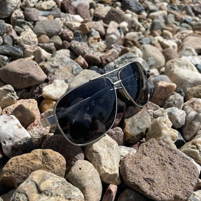 Ochelari de Soare SunGlasses idealSTORE Polarizati, Filtru UV 400, Mecanism de Absorbire a Socurilor, Amortizoare Flexibile, Categoria 3 de Nuantare, Contine Cutie de Depozitare si Laveta de Stergere, Culoare Negru