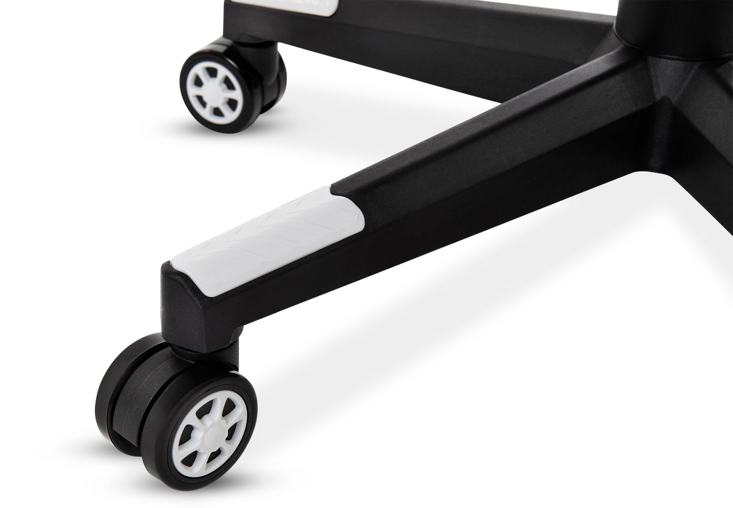 Scaun Gaming Reglabil cu mecanism TILT idealSTORE Elite COLLECTION, Asigura pozitia si confortul corect al corpului, Cotiere reglabile, Perne confortabile, Posibilitatea modificarii unghiului spatarului, Alb-Negru