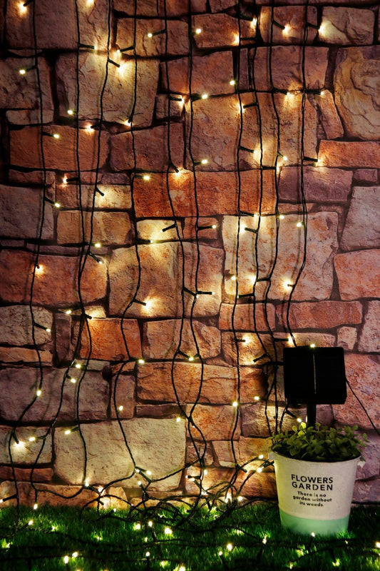 Instalatie IDL cu panou solar, 300 led-uri cu lumina calda pentru a creea un mediu ambiental calduros si primitor, Controler exterior cu 8 functii si Grad de protectie IP44