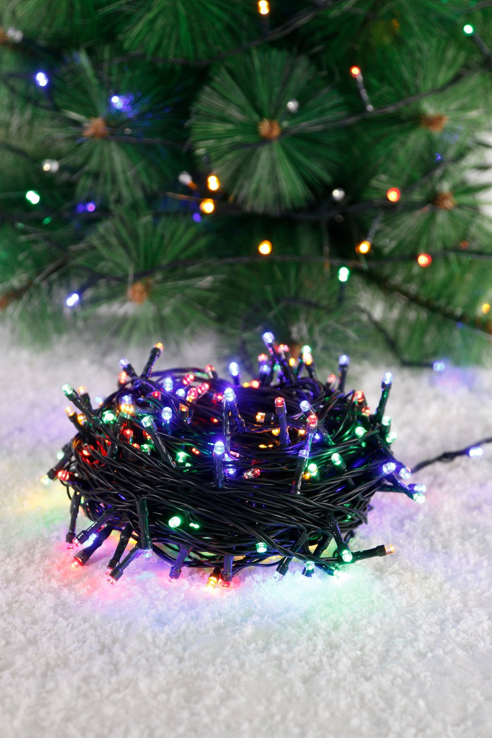 Instalatie IDL cu panou solar, 300 led-uri cu lumina multicolora pentru a creea un mediu ambiental calduros si primitor, Controler exterior cu 8 functii si Grad de protectie IP44