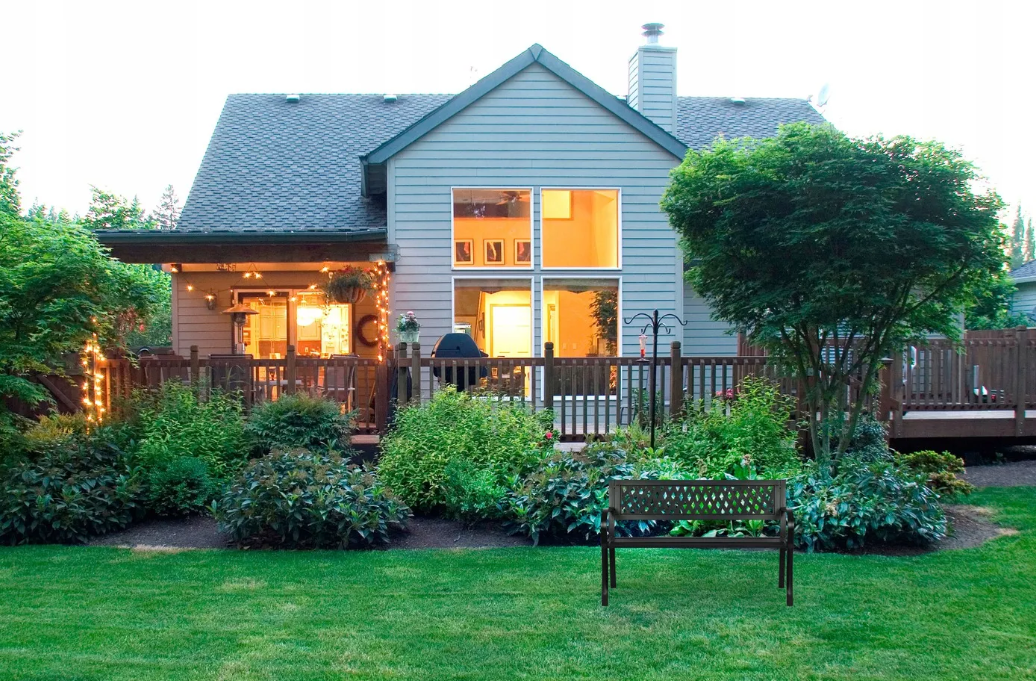 Banca de Gradina IdealStore Garden Collections, Spatar cu Model, Cadru din fier, Lemn de Plop, Dimensiune 125 x 77 x 49 cm, Perfect Pentru Seri Relaxante, Negru