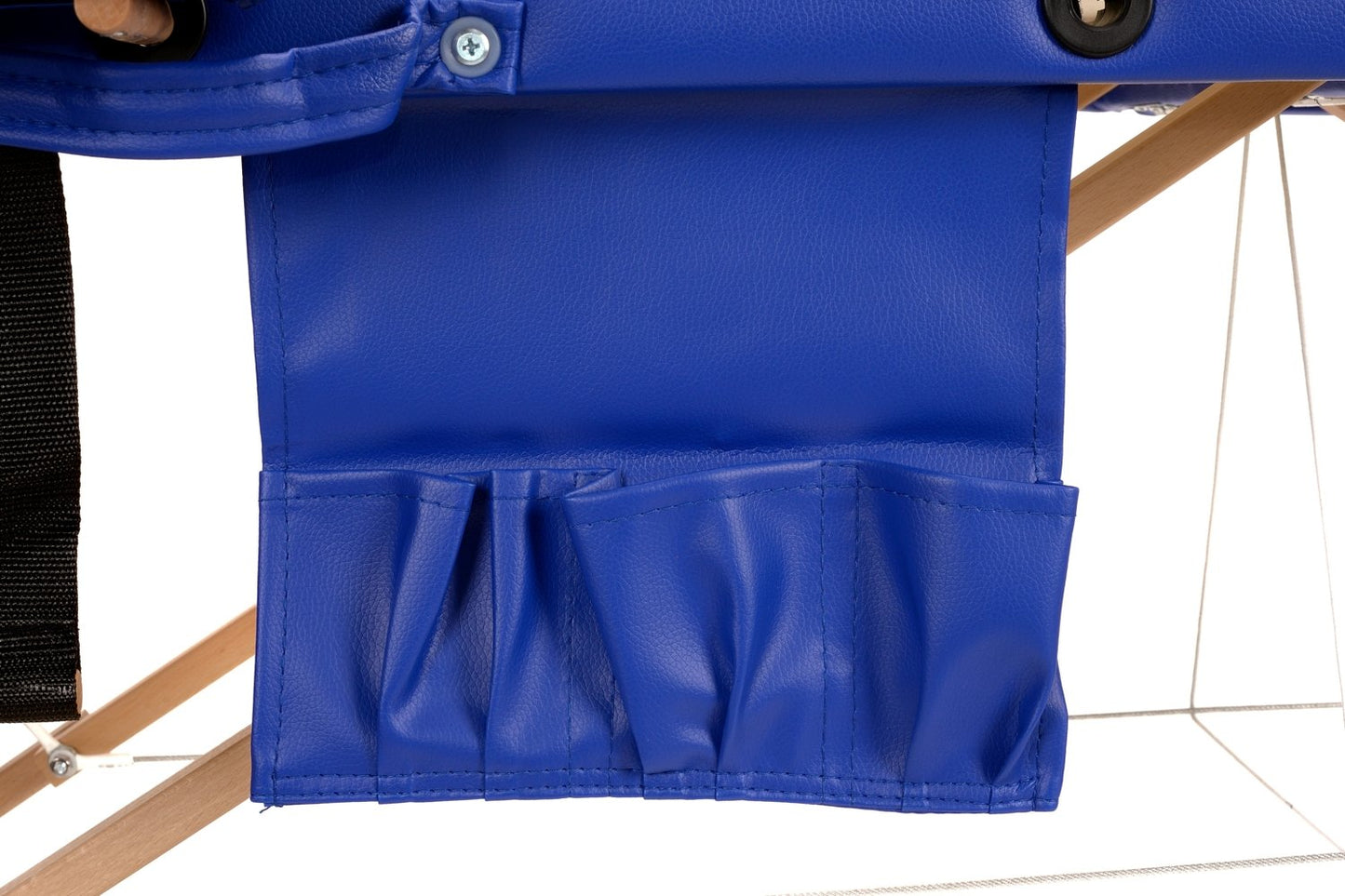 Masa de masaj pliabila idealSTORE, 2 segmente, Inaltime reglabila 62-84 cm, Piele ecologica moale, 2 cotiere laterale, Structura din lemn, Sarcina 250 KG, Rezistenta la uleiuri si apa, Include geanta de transport cadou, Albastru