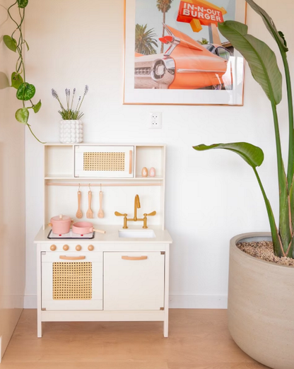 Bucatarie din lemn Natural Multifunctionala Smart Kitchen idealSTORE, Material MDF, Dimensiuni 100 x 29 x 68 cm, Echipata cu Efecte luminoase si Sonore, Utilata cu Robinet cu Butonae, Chiuveta, Cuptor cu Grila, Oale, Tigai, Spatula, Vopsea Non-Toxica