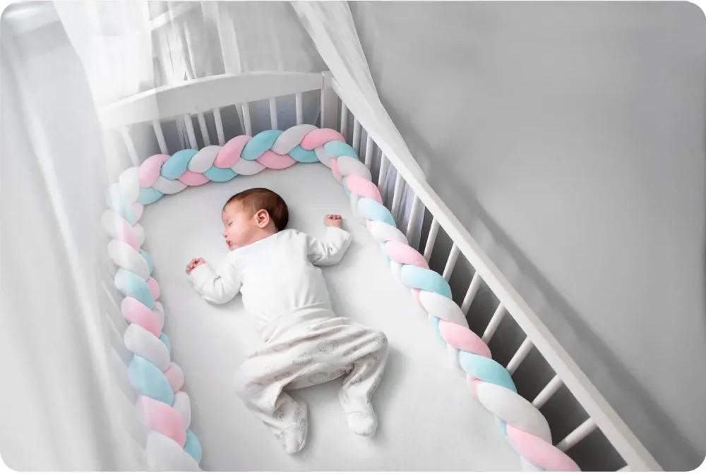 Protectie Laterala pentru Patut Bumper Rico idealSTORE, Lungime 3 m, Material moale, Placut la atingere, Protejeaza impotriva curentilor de aer si a loviturilor, Antialergic, Albastru-Roz