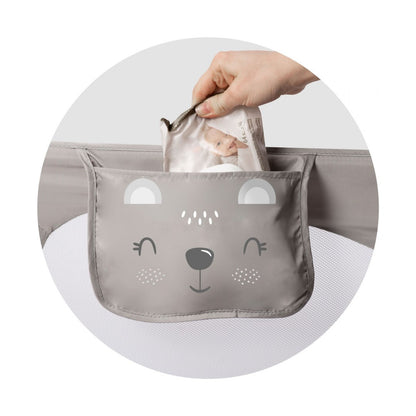 Bariera de Protectie Patut Safe Guard idealSTORE, Dimensiuni 150 x 35 x 42 cm, Include Centuri de Siguranta, Plasa Rezistenta si Aerisita, Sistem de Blocare, Cadru Durabil din Otel, Ajustare la 180 Grade, Grey Edition