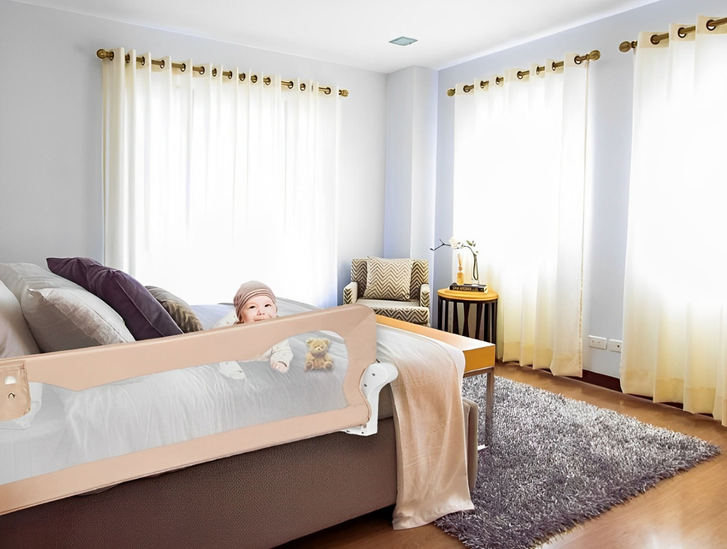 Bariera de Protectie Patut Safe Guard idealSTORE, Dimensiuni 150 x 35 x 42 cm, Include Centuri de Siguranta, Plasa Rezistenta si Aerisita, Sistem de Blocare, Cadru Durabil din Otel, Ajustare la 180 Grade, Bej Edition