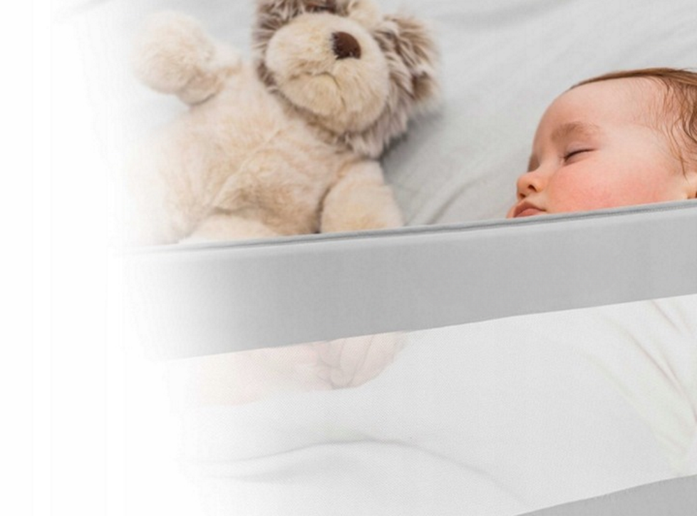 Bariera Protectie Patut Safe Guard idealSTORE, Dimensiuni 150 x 35 x 66 cm, Include Centuri de Siguranta, Plasa Rezistenta si Aerisita, Sistem de Blocare, Cadru Durabil din Otel, Ajustare la 180 Grade, Gri Edition