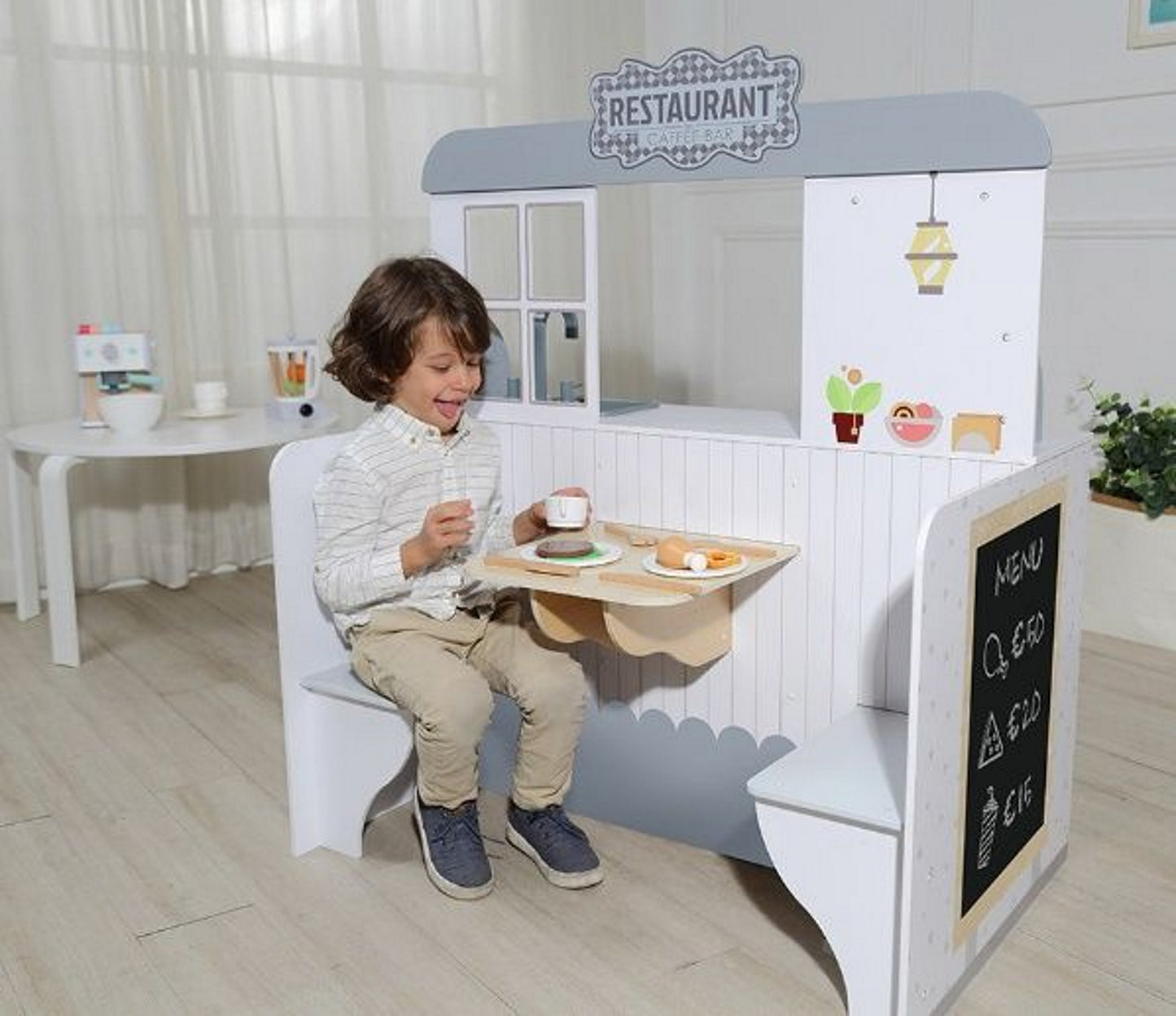 Bucatarie 2in1 cu Restaurant idealStore KitchenRestaurant din Lemn Fara margini Ascutite dotata cu Aragaz Frigider, Chiuveta, Masina de Spalat Vase, Masa, Scaune