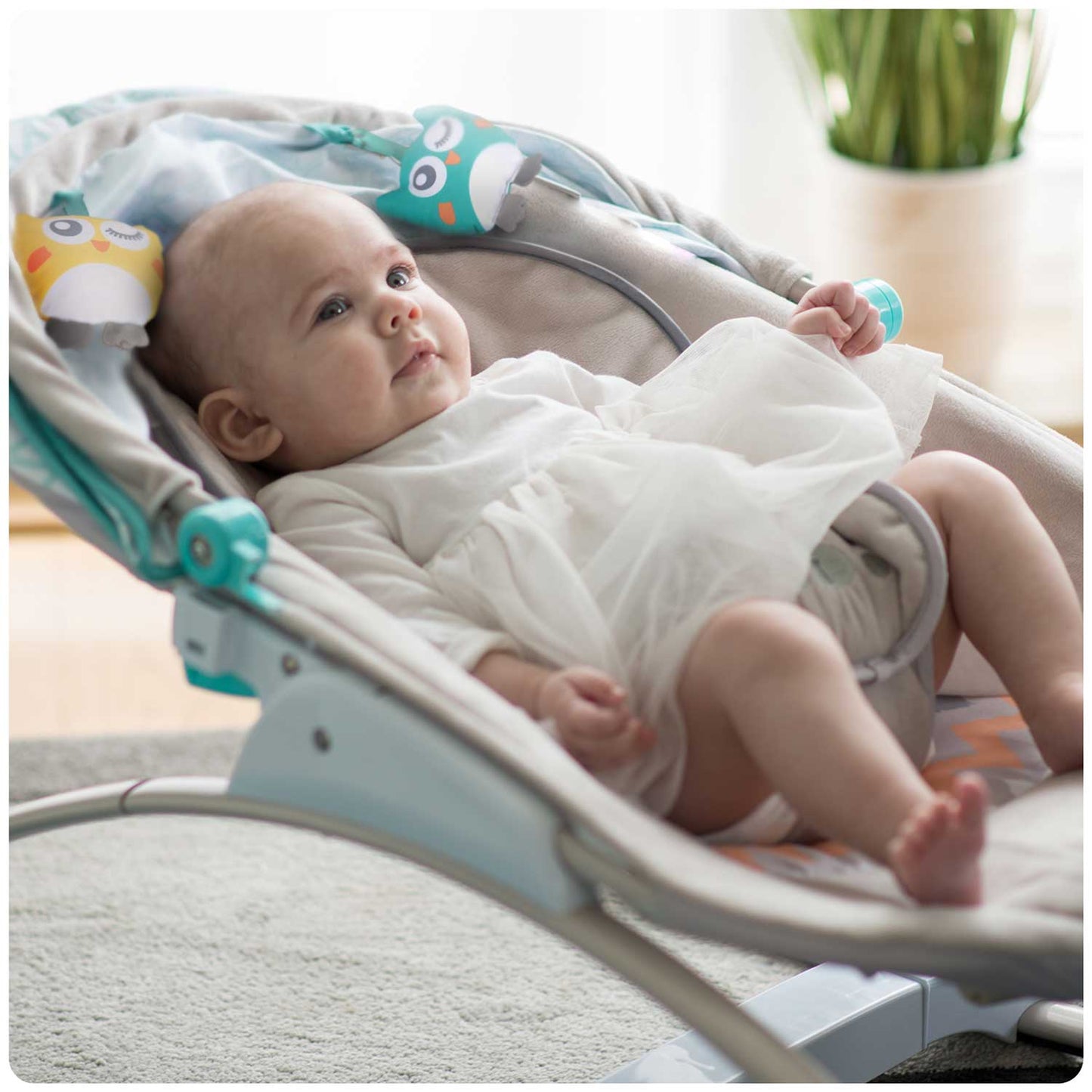 Balansoar Multifunctional cu Melodii si Sistem de vibratii, My Super Nany, KinderVibe, Copertina de Soare, Arcada cu Jucarii Detasabile, Centura in 5 Puncte, Cadru Stabil cu Picioare Antiderapante, Husa Detasabila si Lavabila, Multicolor