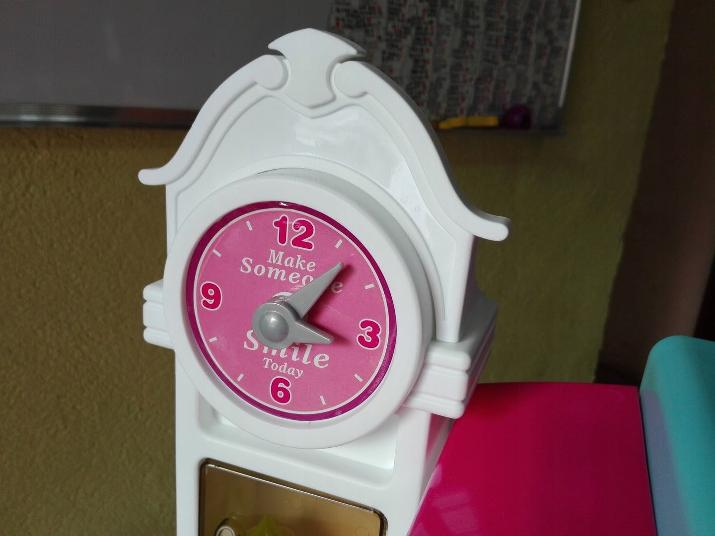 Bucatarie MULTIFUNCTIONALA IDL Candy Pink, 95 CM Inaltime, Efecte luminoase si sonore, Dotata cu accesorii simbolice: aragaz, frigider, cuptor, vesela, produse alimentare care SPORESC dezvoltarea ABILITATILOR de gospodar a orcarui copil, Roz