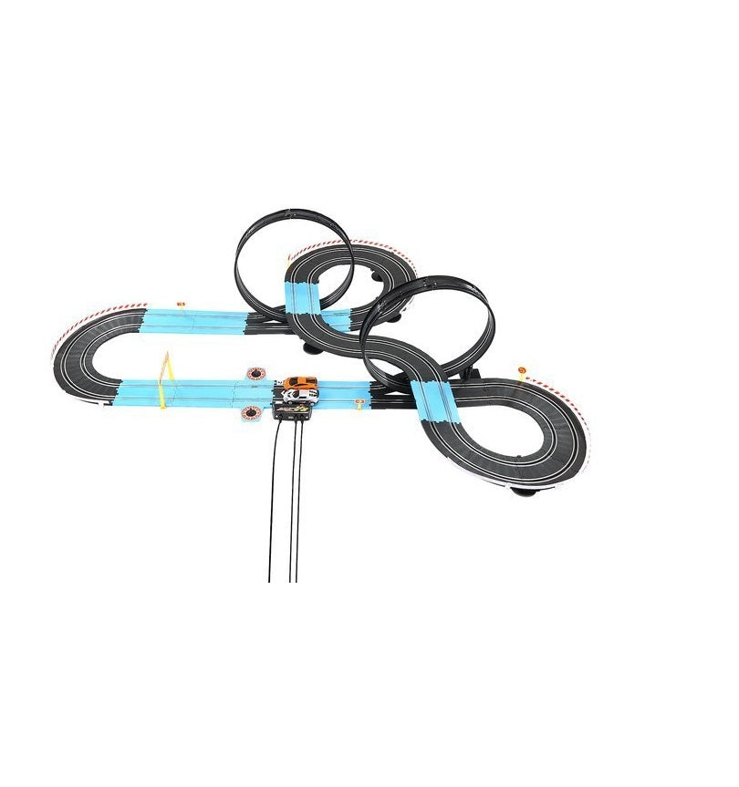 Set de joaca idealSTORE FAST AND FURIOS Include 2 masini, semne de avertizare, balustrade, autocolante, 2 telecomenzi, alimentare electrica, elemente de urmarire, Lungimea pistei 790 cm, Dezvolta abilitatile manuale si imaginatia