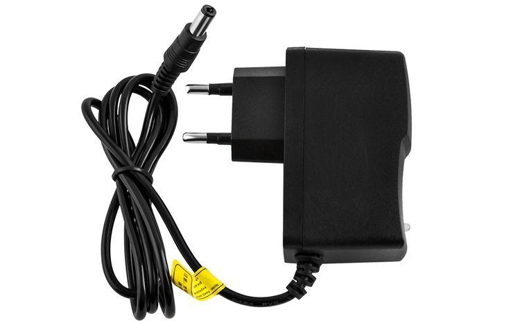 Barca idealSTORE de pescuit Dimensiuni 55 x 27 x 16 cm, Include telecomanda, antena detasabila, baterie, Autonomie 300m, Baterie 5200AH/ 7,4V, Timp de lucru 2,5h, Semnalizare lumina