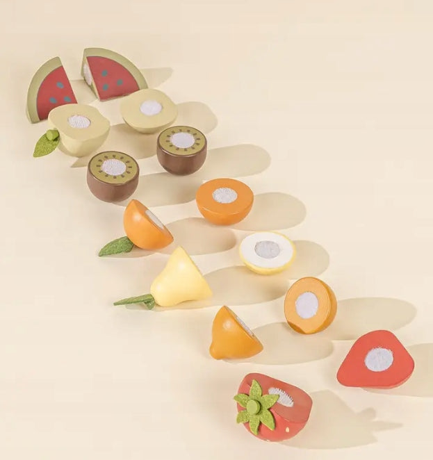 Ladita cu Fructe Happy Fruit idealSTORE, Dimensiuni 20 x 6, 5 cm, Include o multime de fructe, Capsuni, Pepene, Lamaie, Mar, Para, Kiwi, Portocala, Accesorizat cu un cutit pentru taierea fructelor, Saculet pentru Depozitare