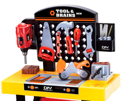 Banc de lucru DIY Tools & Brains pentru copii cu unelte si accesorii, 75 cm inaltime, bormasina, fierastrau, rafturi, si accesorii multiple