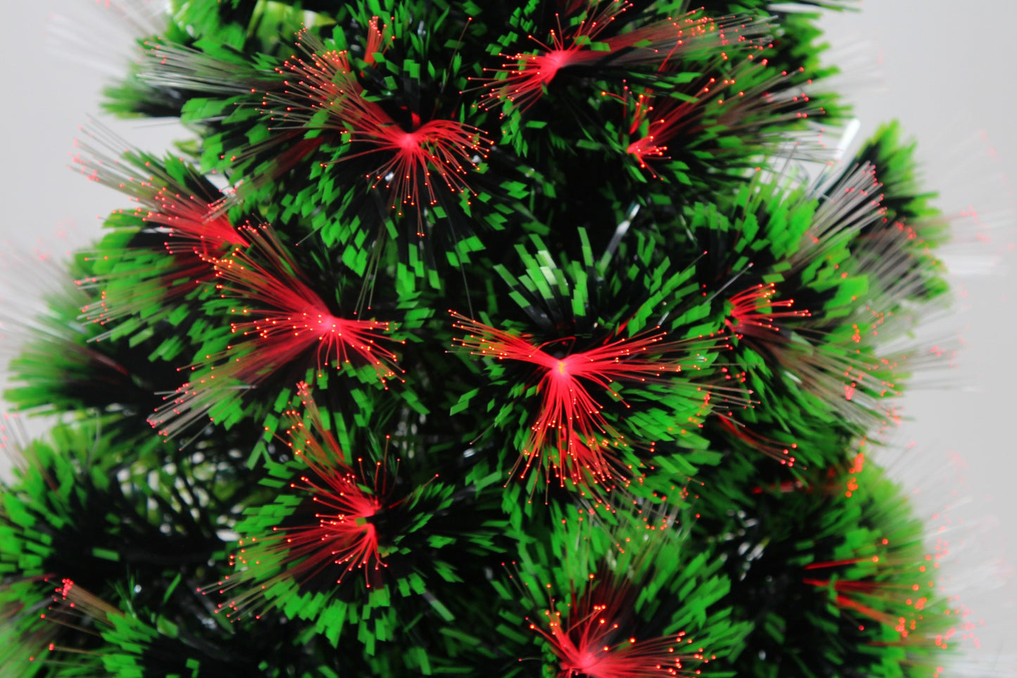 Brad Artificial cu Fibra Optica idealStore, 125 LED-uri RGB, Stea in Varf, Suport Plastic, lumini flash, 120 cm inaltime