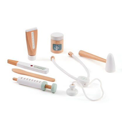Trusa medicala pentru Copii din Lemn Deluxe idealSTORE, Include accesorii medicale si Geanta de Depozitare, Termometru, Seringa, Stetoscop, Joc creativ, Ajuta la dezvoltarea imaginatiei copilului, White Edition
