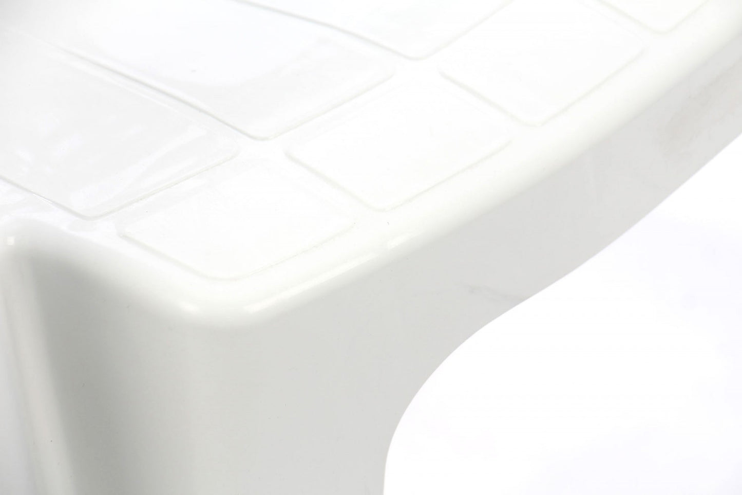 Scaun pentru gradina IDL Yowa, 41x56x82cm, Realizat din plastic de inalta calitate, Rezistent la actiunea razelor UV si conditiilor atmosferice nefavorbaile, Permite adaptari creative si inovatoare oriunde si oricand, Culoare-Alb