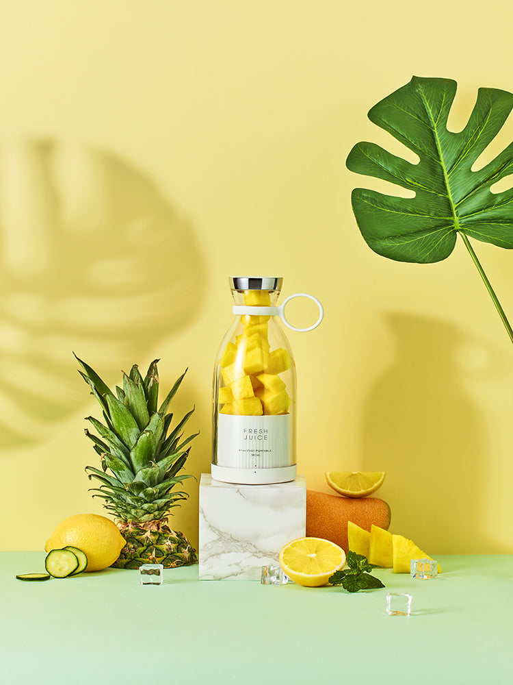 Mini Blender Electric FreshMix White IdealStore Portabil, Incarcare Magnetica Wireless, 4 Lame din otel inoxidabil 3D, Capacitate 350 ml, Putere 20.000 rpm, Usor de curatat, 3 viteze de mixare