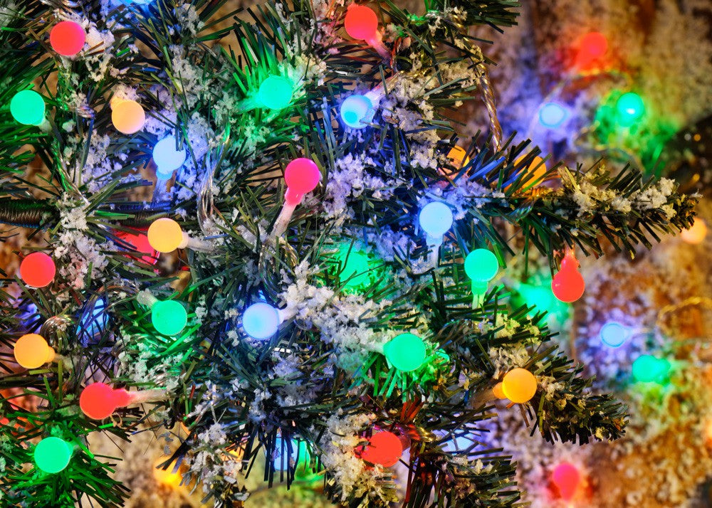 Instalatie IDL Profesionala pentru brad, 100 led-uri multicolore ce realizeaza un mediu ambiental primitor si calduros, Controler interior/exterior cu 8 functii si grad de protectie IP44