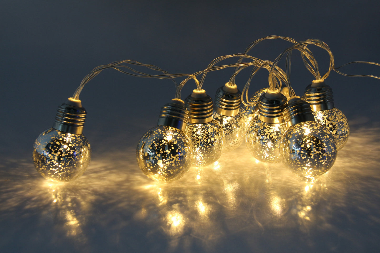 Instalatie IDL Profesionala pentru brad, 10 led-uri albe cu lumina calda ce confera o atmosfera de sarbatoare plina de liniste si caldura, Grad de protectie IP20