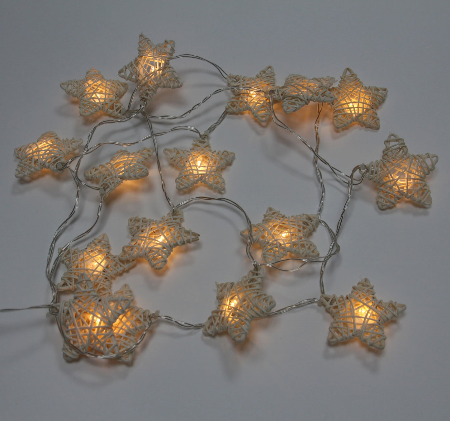 Instalatie IDL Profesionala Magia Sarbatorilor pentru brad,16 led-uri albe in forma de stea ce contureaza o atmosfera linistita si primitoare, Grad de protectie IP20