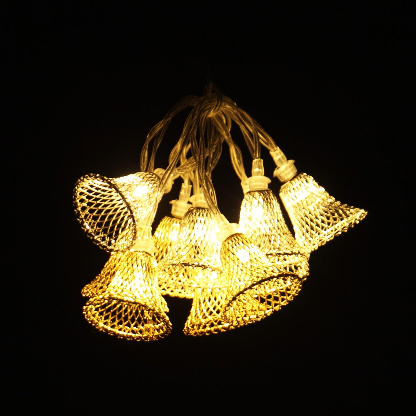 Instalatie IDL Profesionala pentru brad, 10 led-uri albe de tip clopotel ce imbina o lumina calda ce realizeaza o atmosfera primitoare, Grad de protectie IP20 la interior