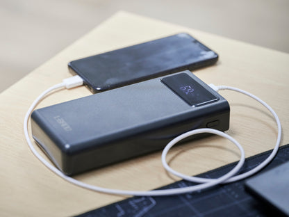 Baterie Externa idealStore PowerBank 30000 maH, 4 iesiri USB, 2 x usb cu Incarcare Rapida, Tensiune Iesire 5V-2A, Ecran LED, Functie de Lanterna, Incarcare in 10 ore