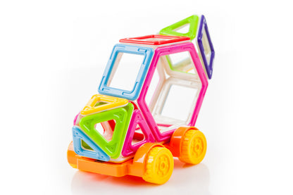 Set de constructie Educative Magnetic 3D IdealStore, Include 68 piese multicolore Stimuleaza imaginatia si creativitatea, Distractie garantata in familie, Magneti Neodim