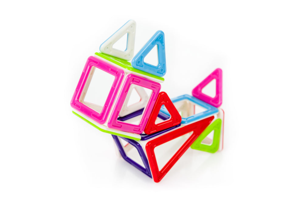 Set de constructie Magnetic Blocks 3D IdealStore, Include 38 piese multicolore, Stimuleaza imaginatia si creativitatea, Distractie garantata in familie, Magneti Neodim