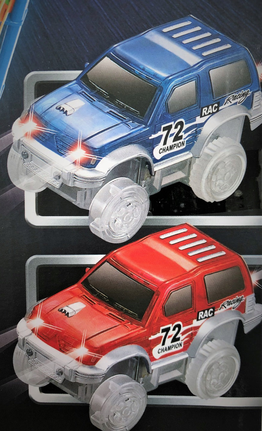 Set pista auto cu doua masinute idealStore CITY GLOW, Contine un total de 169 de piese colorate incluzand doua masinute iluminate LED, Setul flexibil permite dezvoltarea imaginatie si ablitatile practice