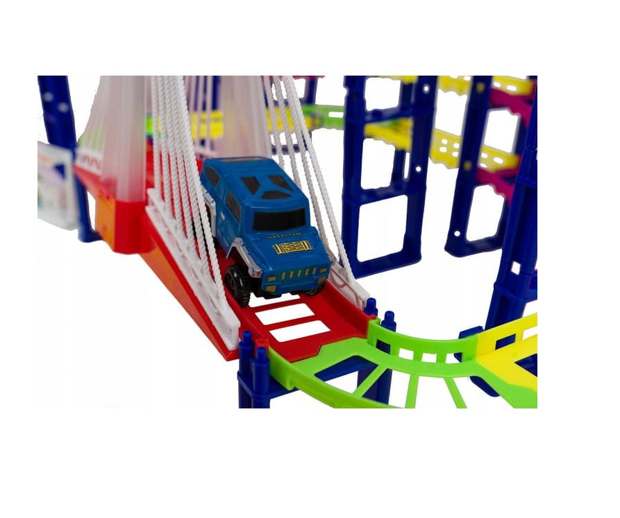 Set pista cu 2 masinute URBAN RAIL idealSTORE, Dimensiuni 30,5 x 87 x 43 cm, Include 193 de elemente, benzinarie, Dezvolta abilitati manuale si stimuleaza imaginatia copiilor