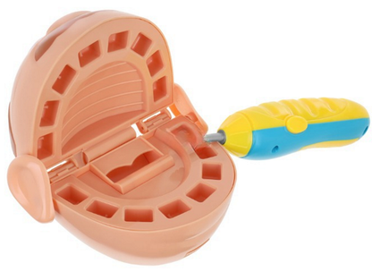 Mulaj Dentar Dough Dentist idealSTORE, Include 2 Matrite Speciale Pentru Dinti, 5 Recipiente cu Aluat 5 Unelte Stomatologice, Burghiu cu Sunet, Cleste, Dalta, Stimuleaza Creativitatea si Dezvolta Abilitati Manuale