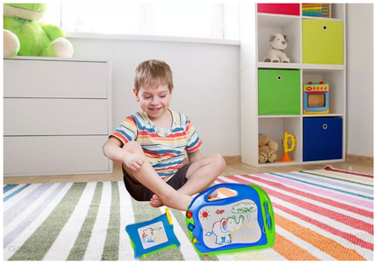 Tablita 2 in 1 de scris magnetica The Playful Elephant idealSTORE Dimensiuni 38 x 32 x 3 cm, Include 3 stampile cu forme diferite, 2 Pixuri, Planul de desen contine 4 culori incorporate