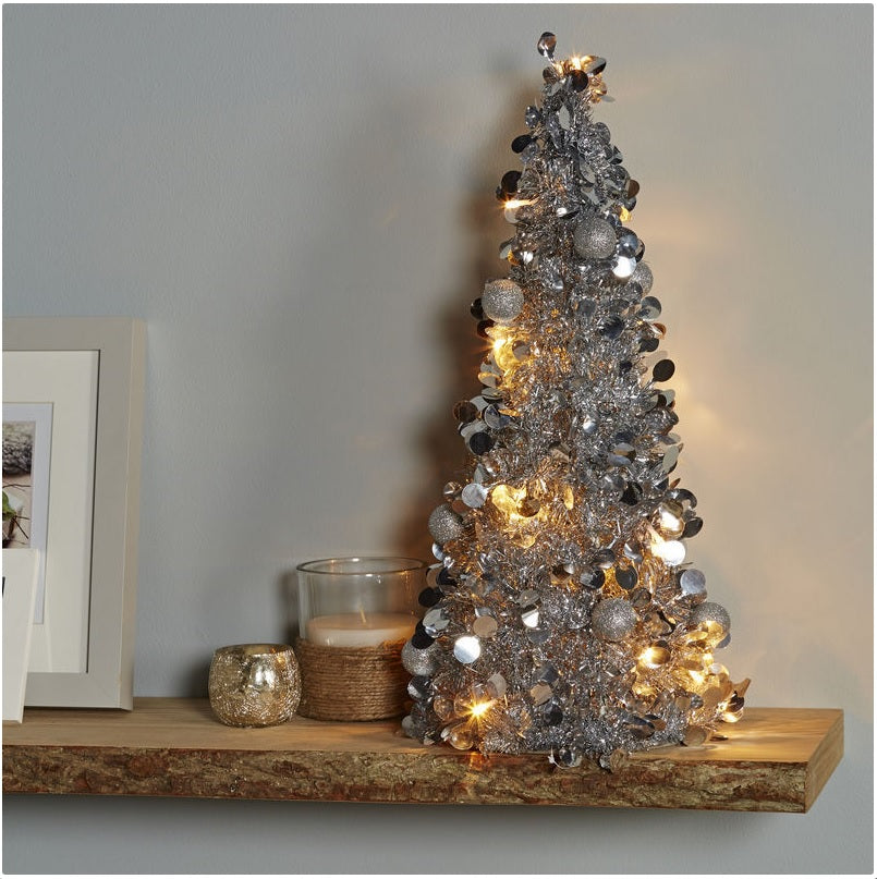 Mini Brad artificial elegant IDL cu Beteala, Inaltime 50 cm, Latime 20cm, Culoare Argintiu, Culoare Led Alb Cald, pentru o ambienta de neuitat in timpul sarbatorilor