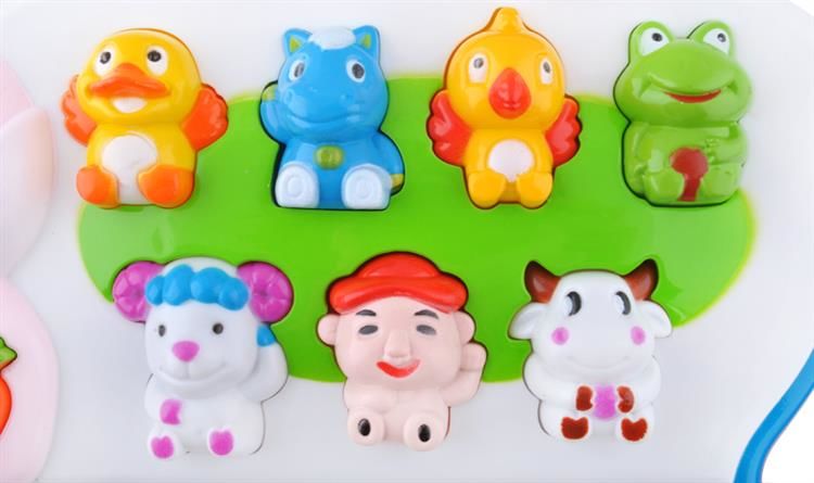 Centru de activitati Micul Pianist Iepuras cu Melodii si Luminite, Difuzor incorporat, Dimensiuni 24.5 cm lungime, 18 cm latime, Culoare Alb