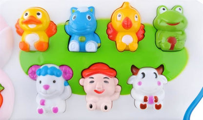 Centru de activitati Micul Pianist Iepuras cu Melodii si Luminite, Difuzor incorporat, Dimensiuni 24.5 cm lungime, 18 cm latime, Culoare Alb