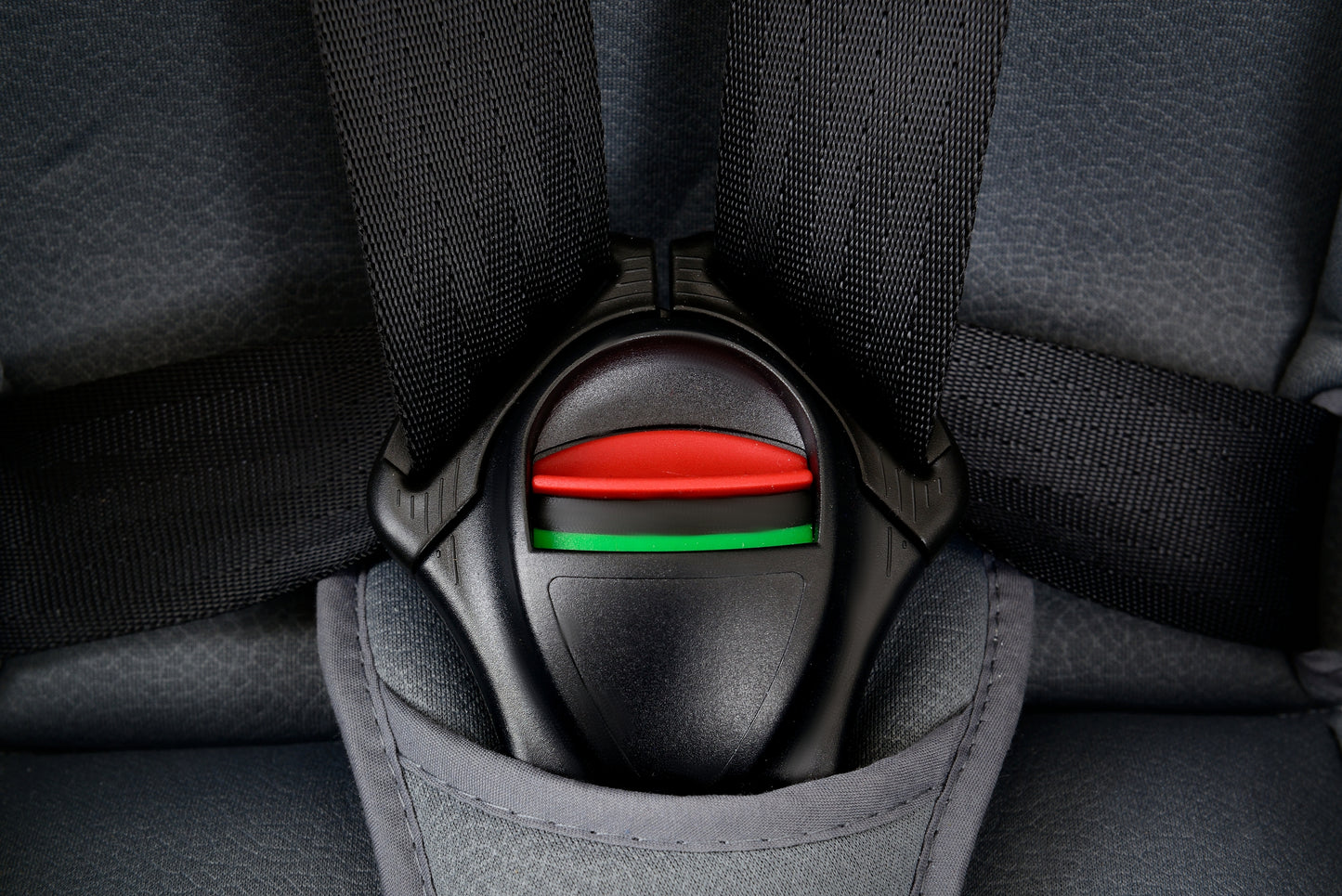 Scaun auto Profesional dedicat pentru copil, BABY JOLIE PRESTIGE IDL Collection , Pentru 3 grupe de greutate intre 0-36 Kg, Tehnologie ISOFIX si Centura TOP TETHER, Rotire 360 grade cu Reglarea pozitiei de somn si a inaltimii tetierei, Negru-Gri