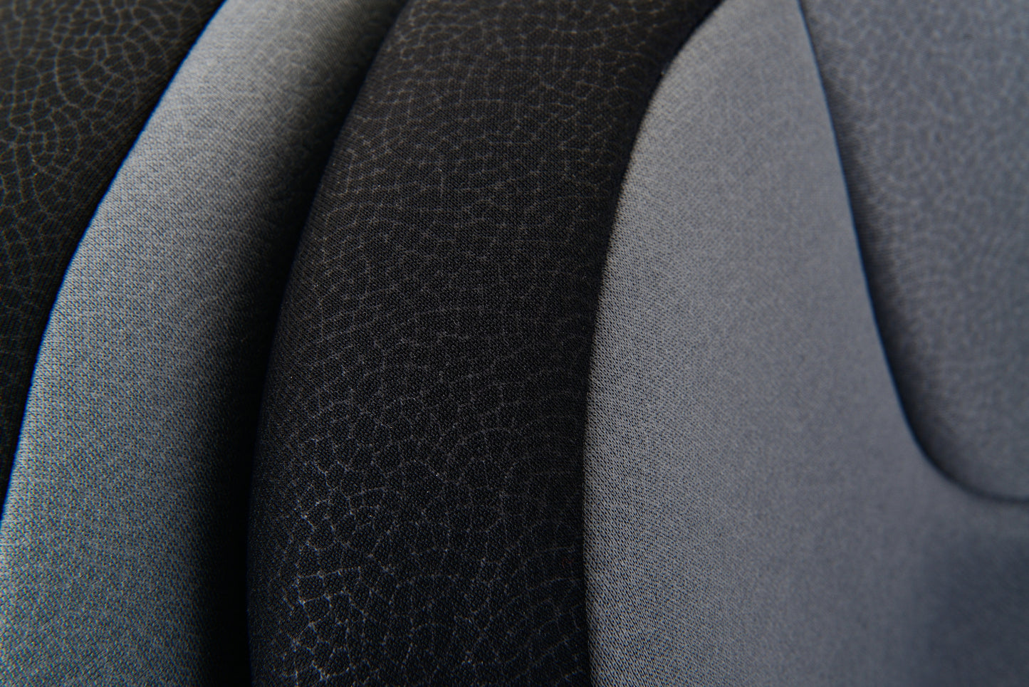 Scaun auto Profesional dedicat pentru copil, BABY JOLIE PRESTIGE IDL Collection , Pentru 3 grupe de greutate intre 0-36 Kg, Tehnologie ISOFIX si Centura TOP TETHER, Rotire 360 grade cu Reglarea pozitiei de somn si a inaltimii tetierei, Negru-Gri