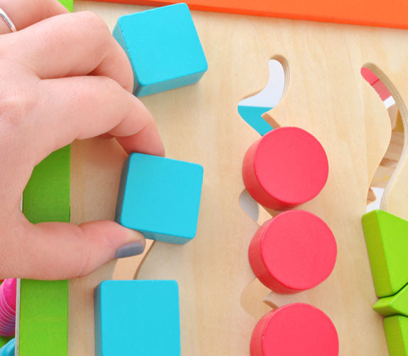 Centru educational IDL , Model Cub 2 in 1 , Ajuta la dezvoltarea creativitatii si coordonarii Mana-Ochi pentru copii, Dezovolta Abilitati Cognitive Material Lemn Premium, Multicolor