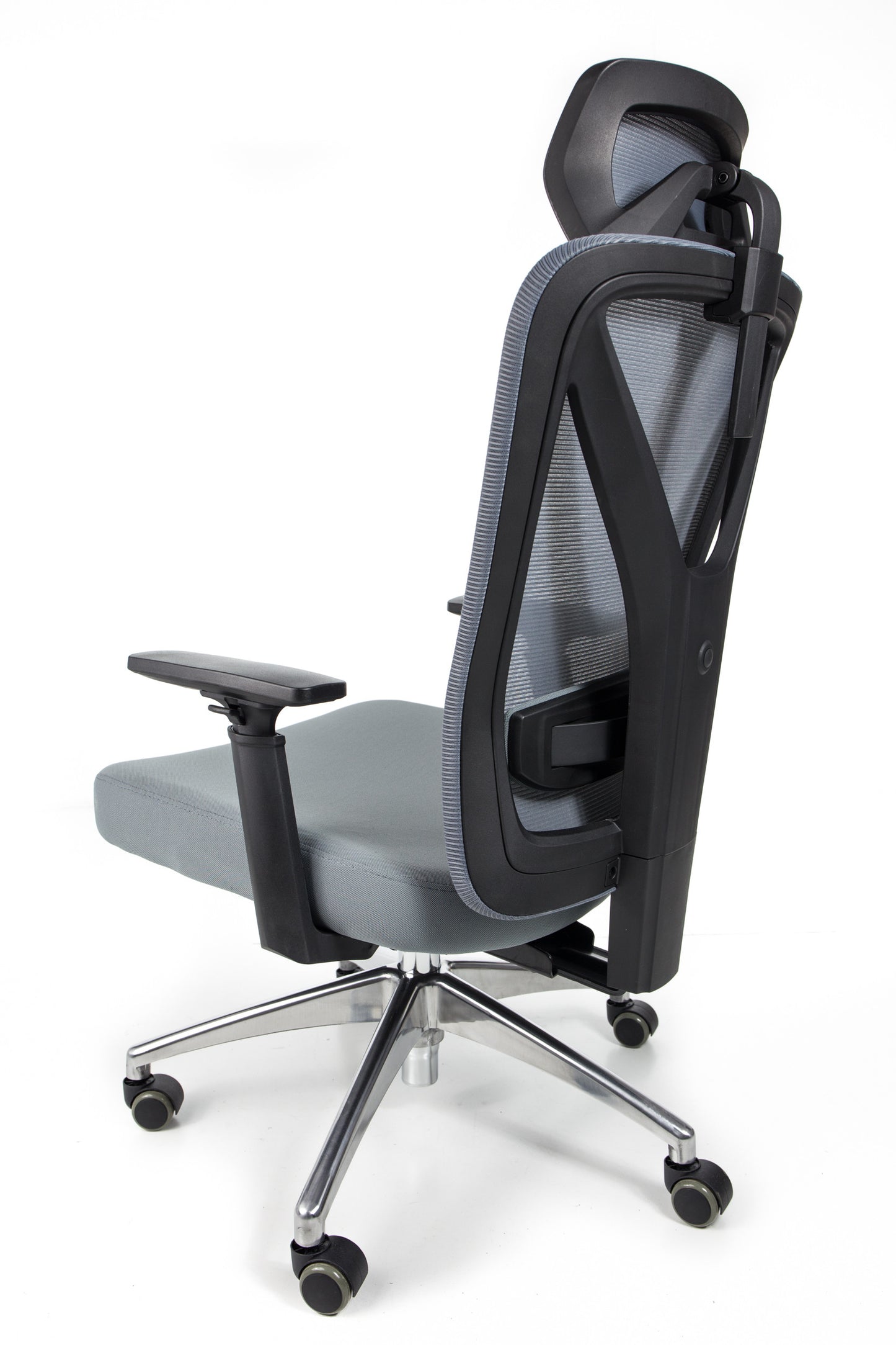 Scaun de birou Rotativ idealSTORE Vito Elite Collection Gri, Echipat cu spuma confortabila, Spate respirabil realizat din plasa micro, Cotiere 2D reglabile, Baza din aluminiu, Posibilitatea inclinarii spatarului pana la 130 , Maxim 130 kg