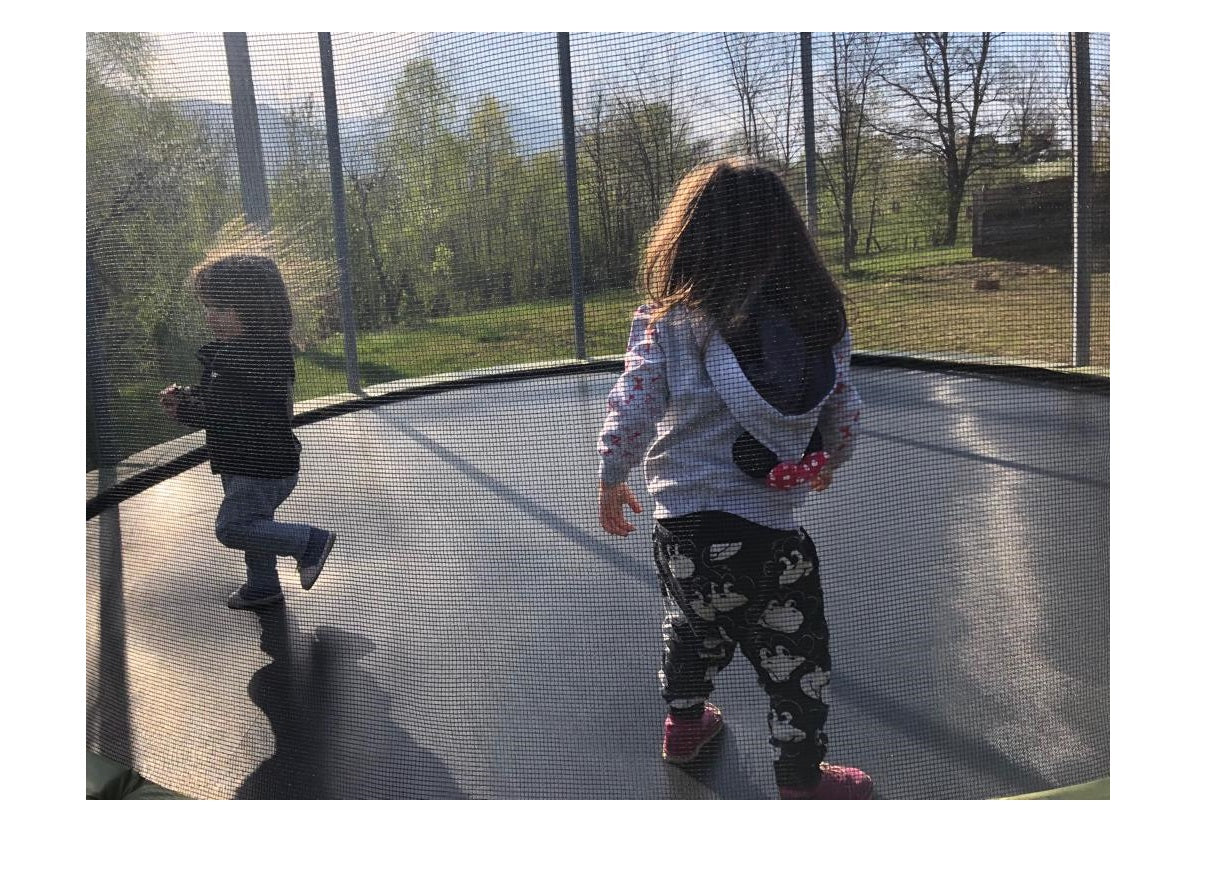 Trambulina pentru copii cu plasa de protectie IDL FREEDOM JUNIOR JUMP COLLECTION, Diametru 312 cm, Accesorizata cu Scara de Acces, Multicolora