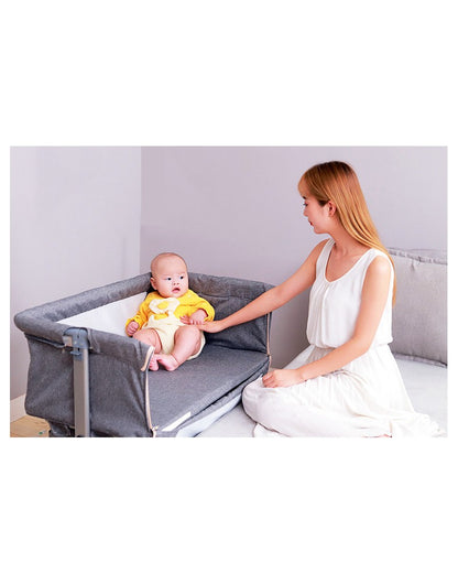 Patut de calatorie pliabil SUMMER BABY idealSTORE, Dimensiuni 80 x 95 x 60, Confectionat din aluminiu + Tesatura respirabila, Include plasa de tantari, cos pentru articole si jucarii, Ideal pentru calatoriile de vara, Culoare Gri