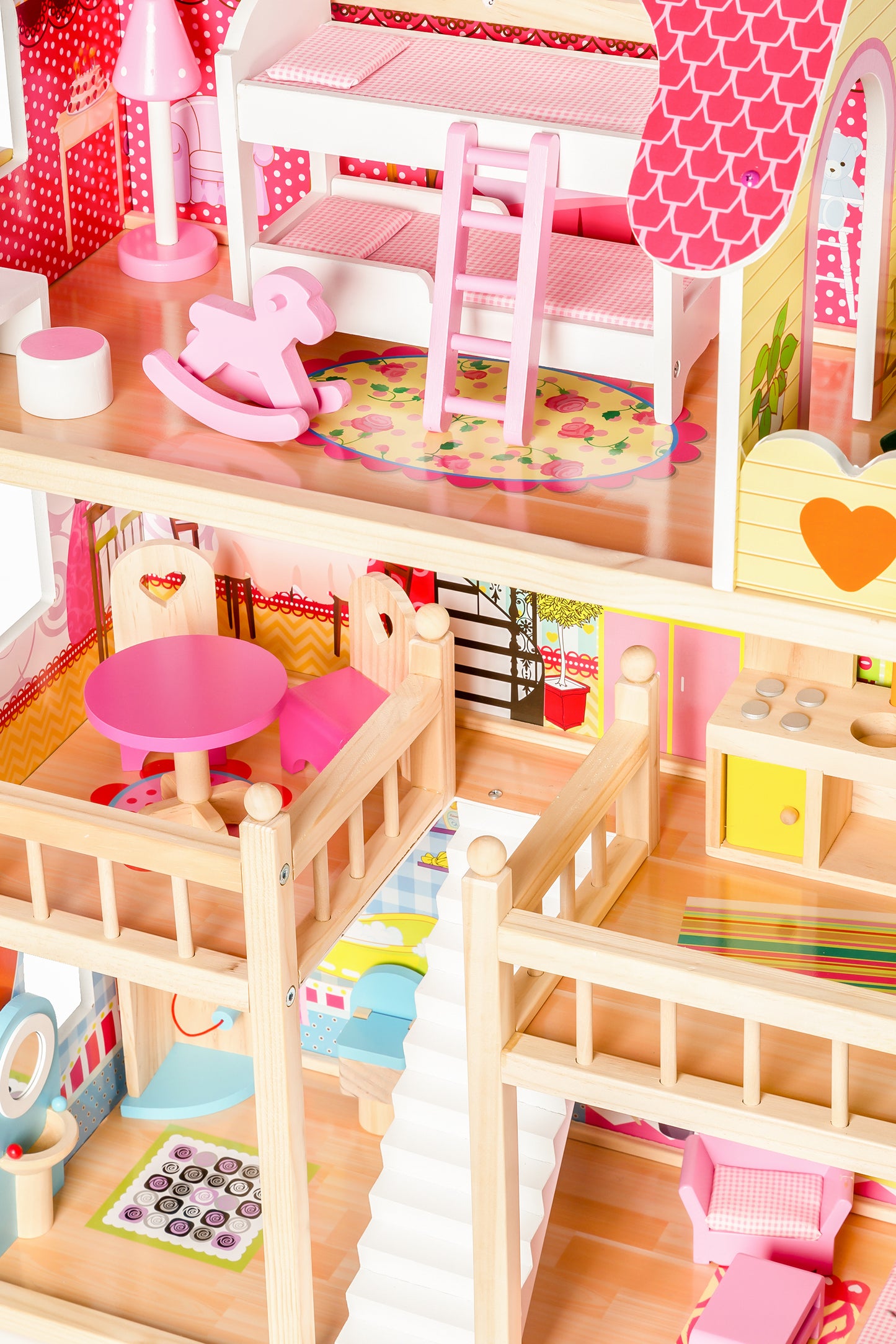 Casuta de Papusi din lemn idealSTORE MALDIVE WOOD RESIDENCE, Dimensiuni 90 x 60 x 30 x cm, 5 camere disperate pe 3 nivele, Un set de 17 piese de mobilier in design unic si 2 papusi fac distractia mai atractiva