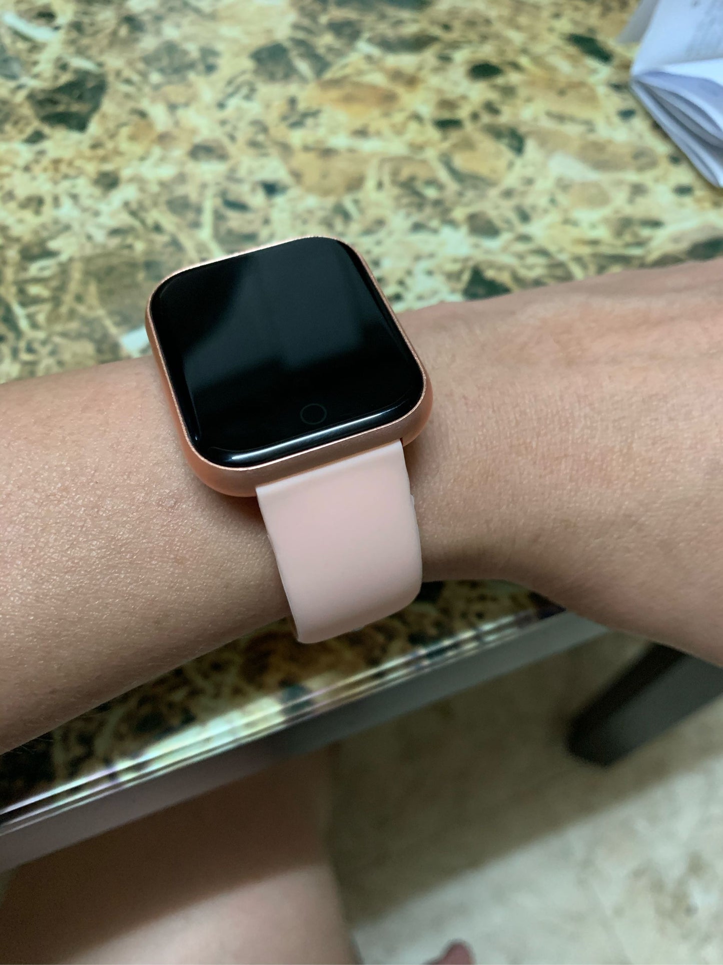 Ceas Smartwatch si Bratara Fitness Fit Fashion I5, Alegere multipla a afisajului, Monitorizare ritm cardiac si tensiune arteriala, Notificari apeluri/mesaje, Asistenta Bluetooth, Music Play Control, Silicon Rose Gold